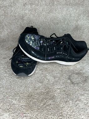 Easy Spirit Black 'WALK RUN' Lace-Up Sneakers with Floral Accent women’s 10.5